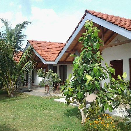 Villa Nilaveli Cabana Exterior photo