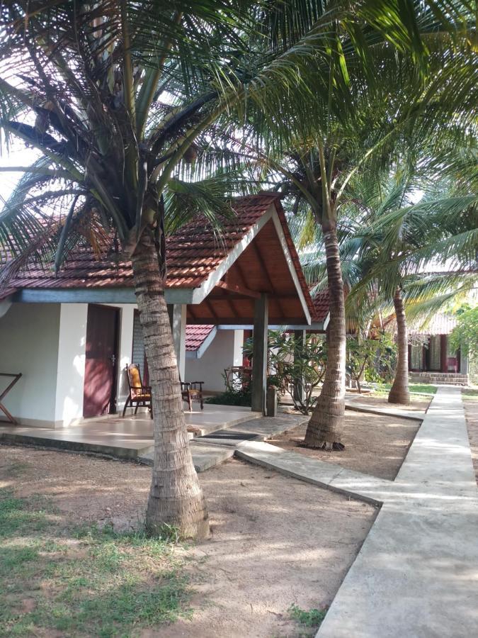 Villa Nilaveli Cabana Exterior photo