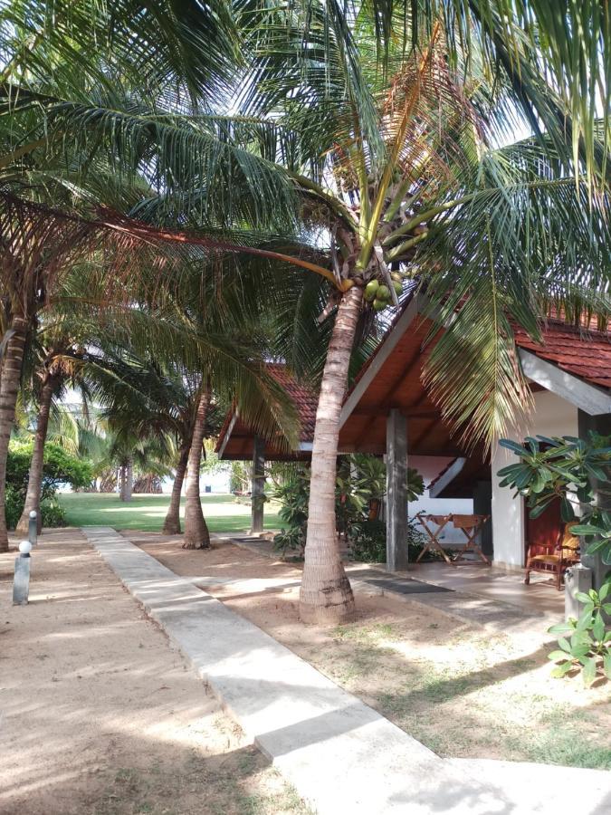 Villa Nilaveli Cabana Exterior photo