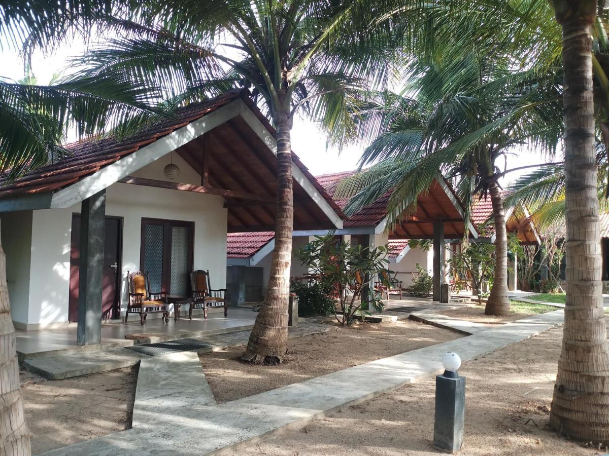 Villa Nilaveli Cabana Exterior photo
