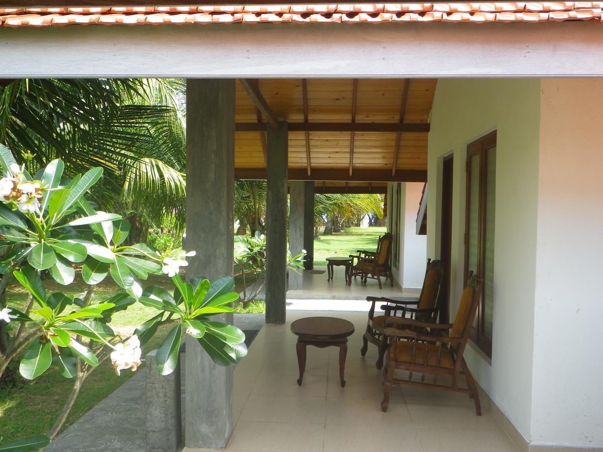 Villa Nilaveli Cabana Exterior photo