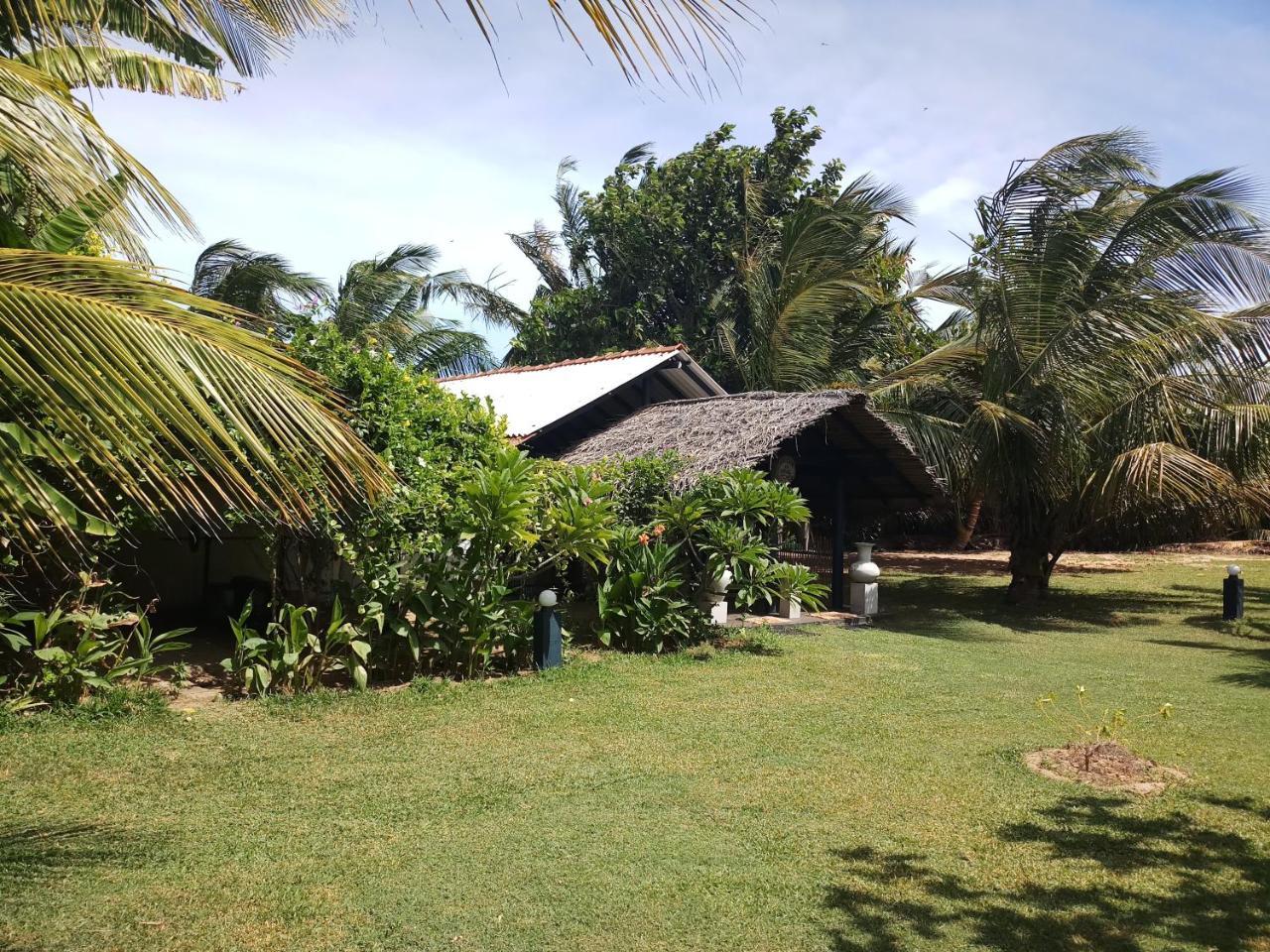 Villa Nilaveli Cabana Exterior photo