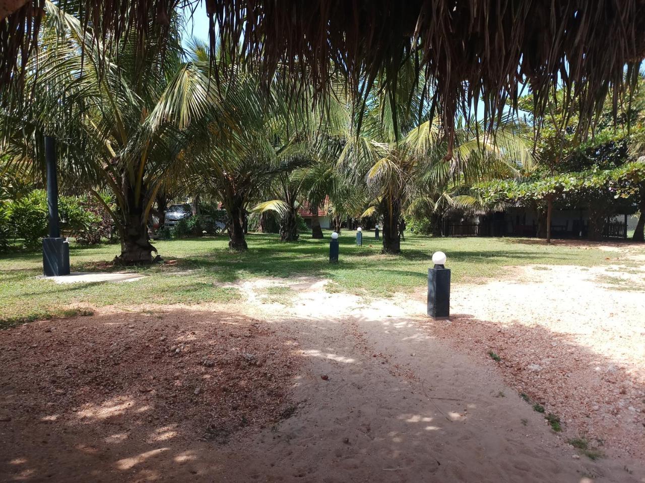 Villa Nilaveli Cabana Exterior photo